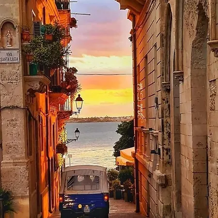 Latom-mare * Siraküza